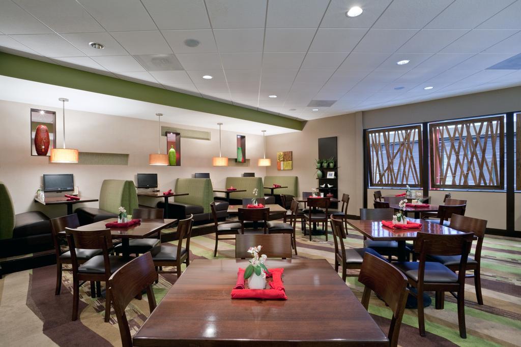 Holiday Inn Olathe Medical Center Eksteriør billede