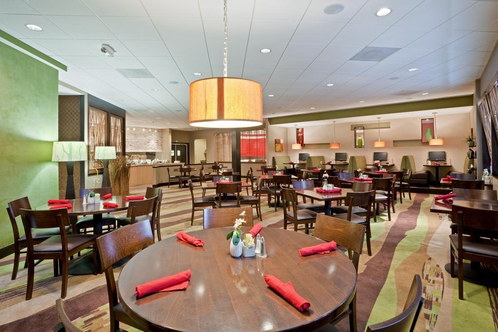 Holiday Inn Olathe Medical Center Restaurant billede